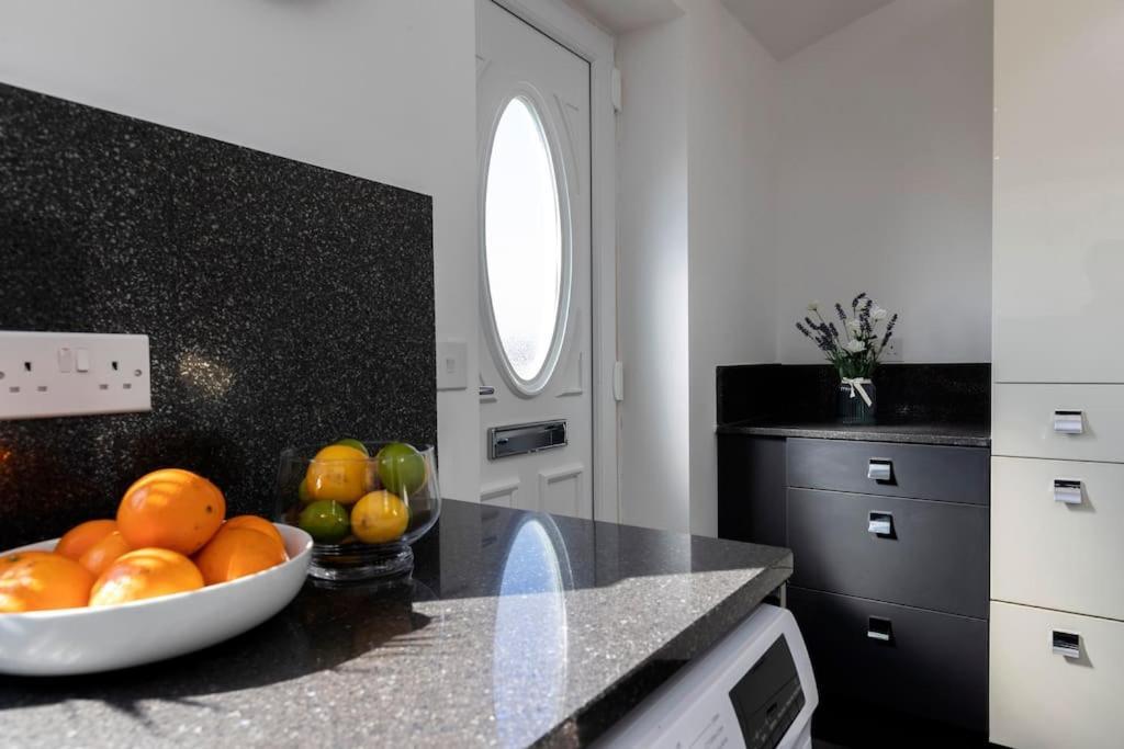 Auckland View - A Comfy & Spacious 4Bed With Views Coundon Экстерьер фото